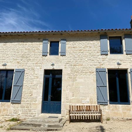 Chateau Des Loups - Les Pommiers Echire Екстериор снимка