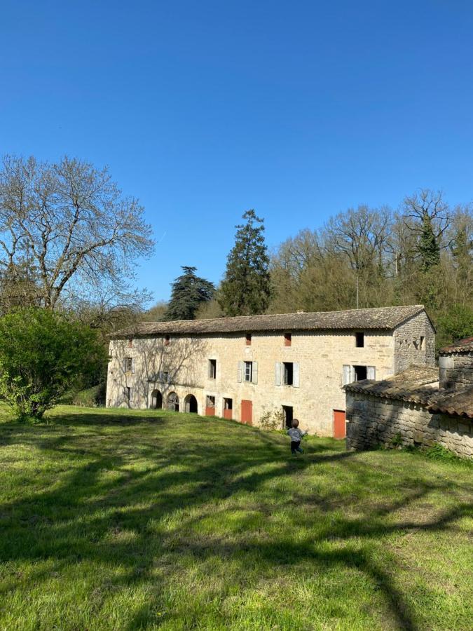 Chateau Des Loups - Les Pommiers Echire Екстериор снимка