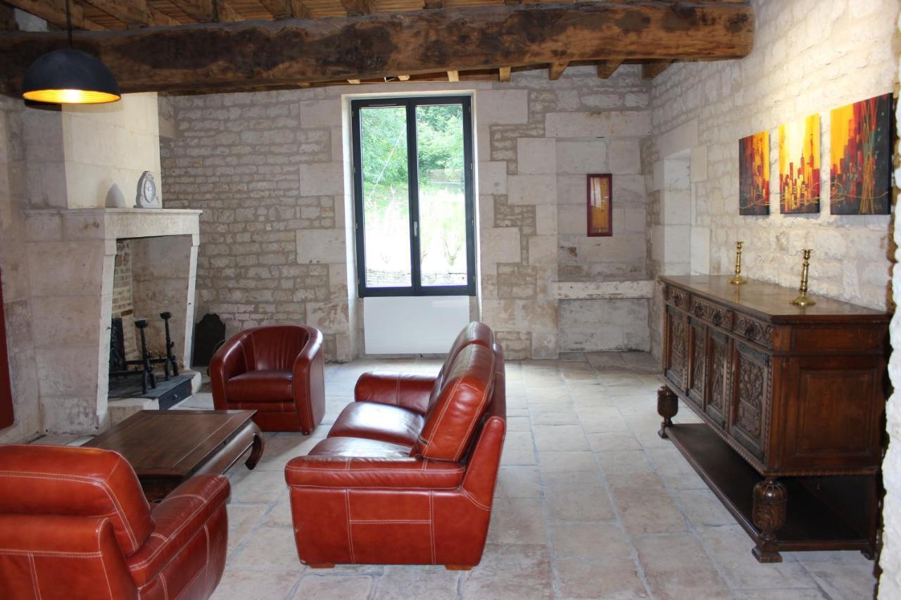 Chateau Des Loups - Les Pommiers Echire Екстериор снимка